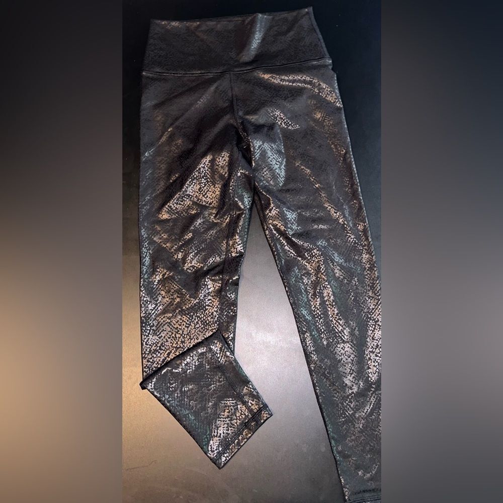 Aerie Offline Black Leopard Leggings Size Medium NWOT